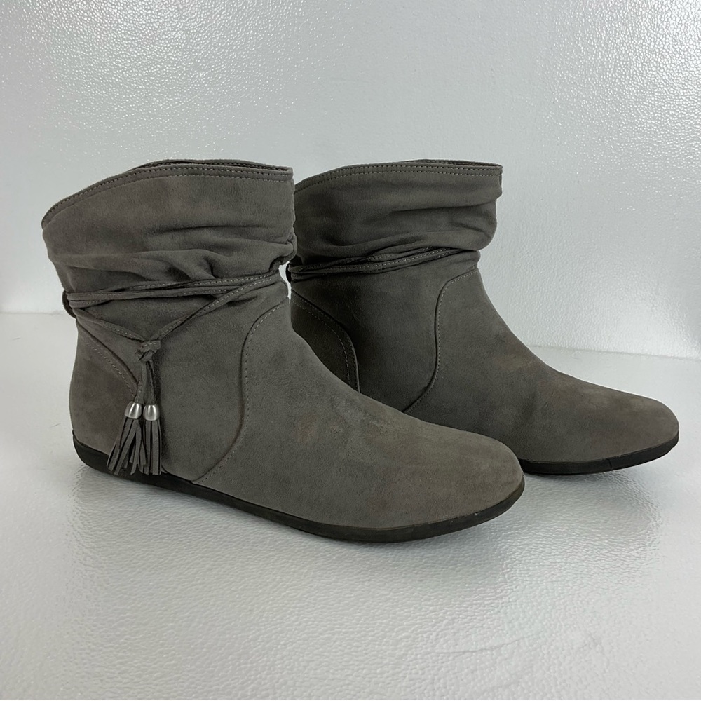 Arizona Kelly Gray Scrunch Ankle Booties Tassels  Size 10M Soft Comfortable EUC